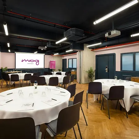 Moxy Paris La Villette-3