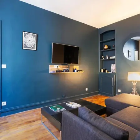 Beautiful 1 Bedroom Home In Paris-2