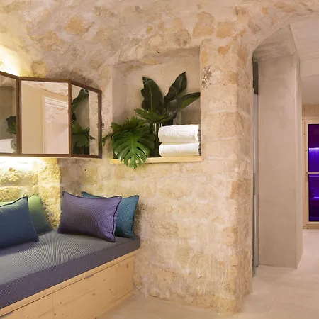 Le Relais Saint Honore-3