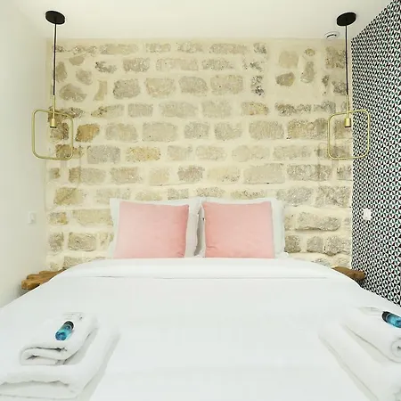 Rent A Room - Charon 3-3