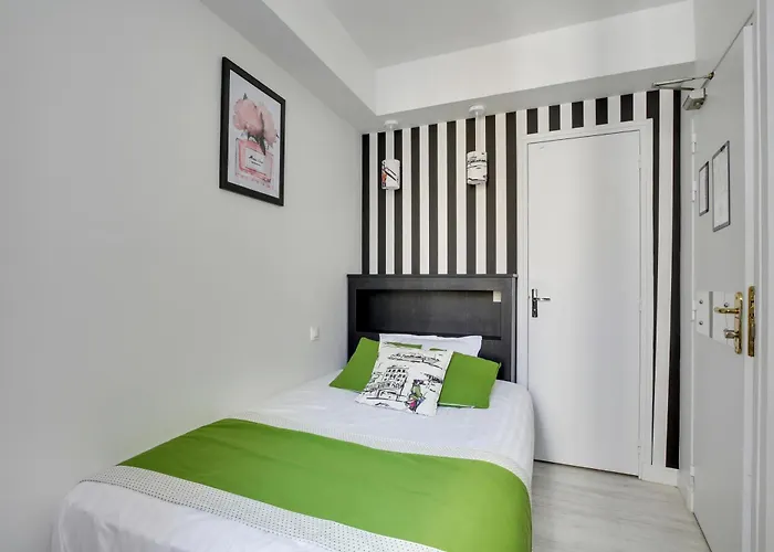 Hotel Riviera Elysees Paris