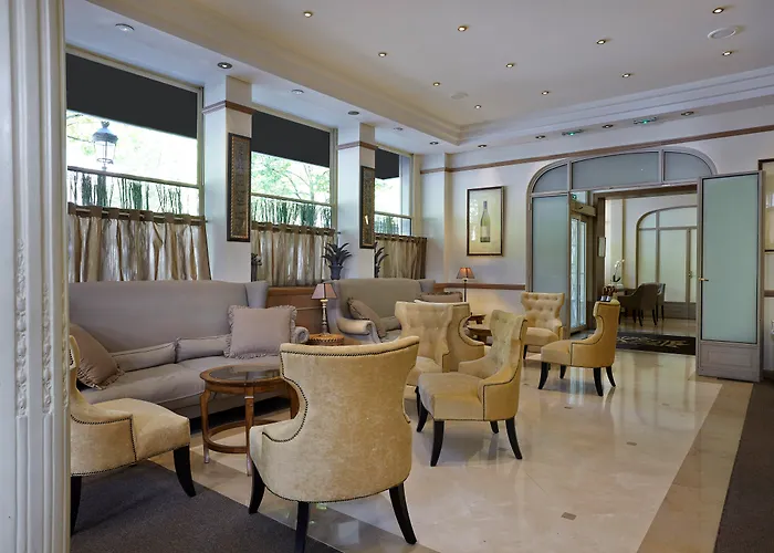 Royal Hotel Paris Champs Elysees