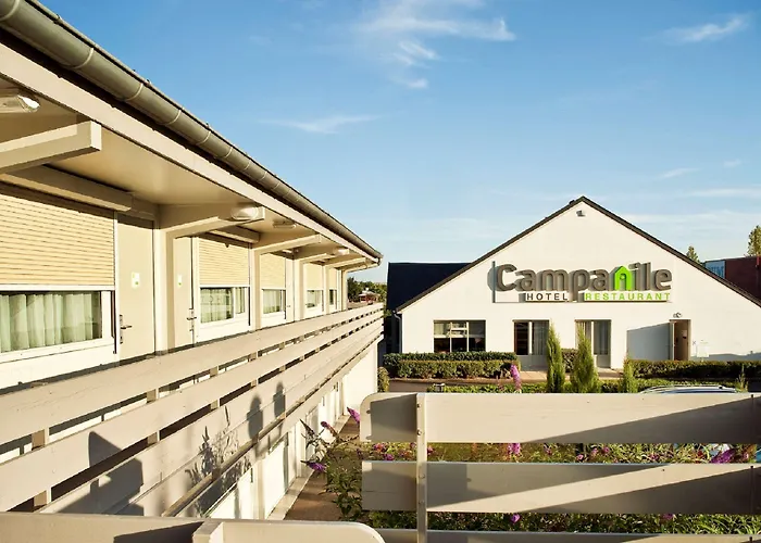 Campanile Versailles Buc
