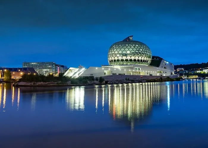 Room In Guest Room - View On Seine Seine Musicale Boulogne-Billancourt