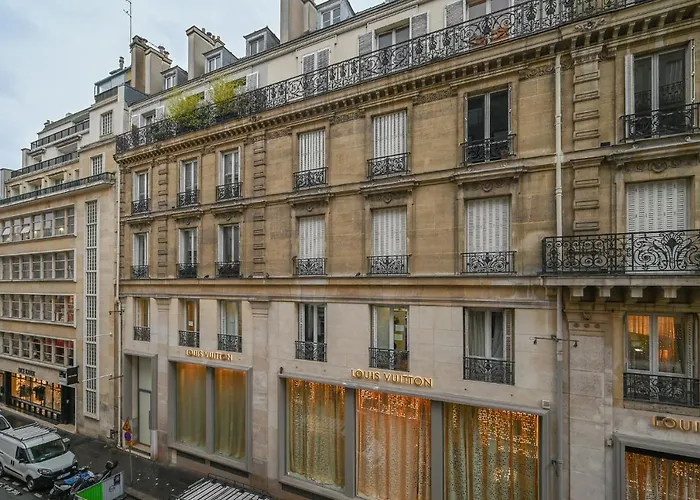 The Place To Be In Saint Germain Des Pres - Montana 2 Paris