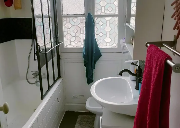 Chambre Vu Sur La Tour Eiffel Paris