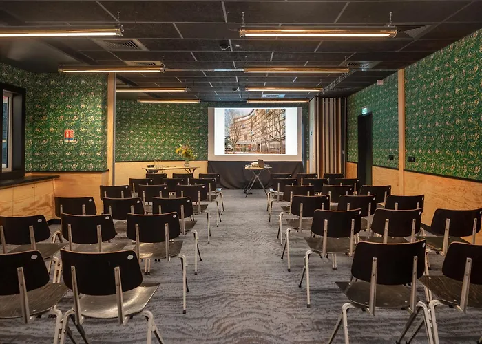 Eklo Hotels Paris Porte de Versailles Vanves