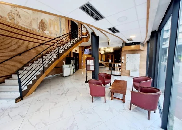 Crystal Hotel Saint Denis Basilique