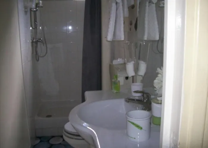 Toit Pour Vous Chambre D'Hotes - Homestay Paris