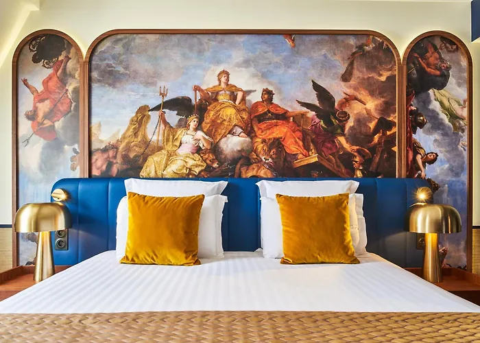 Versailles hotels near The Water Parterres