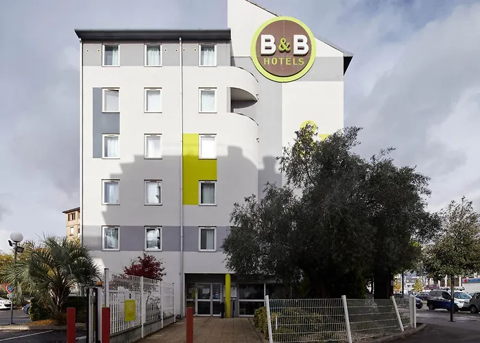 Chevilly-Larue Hotels