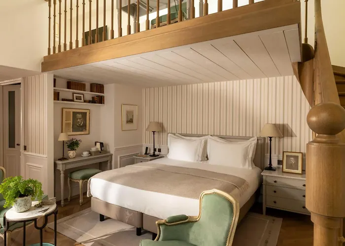 Hotel Du Quai Voltaire Paris