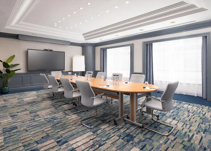 Roissy-en-France hotels near Paris-Nord 2 International Business Park CDG Airport