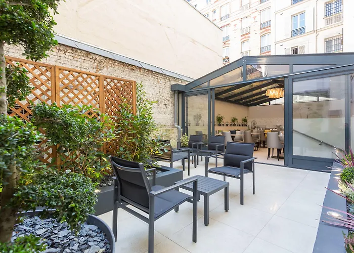 Logis Hotel Jardin De Villiers París
