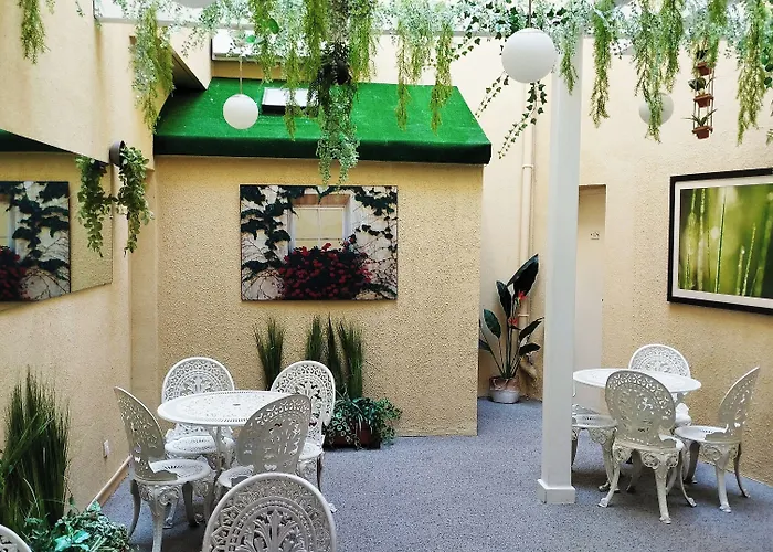 Hotel Des Arts Rueil-Malmaison