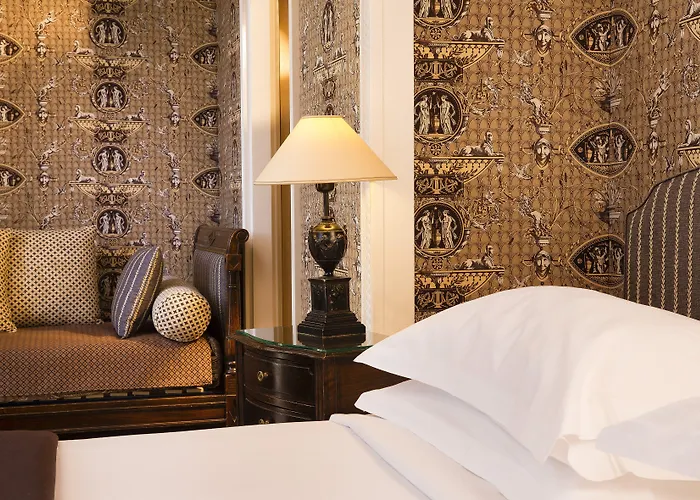 Hotel Des Grands Hommes Paris