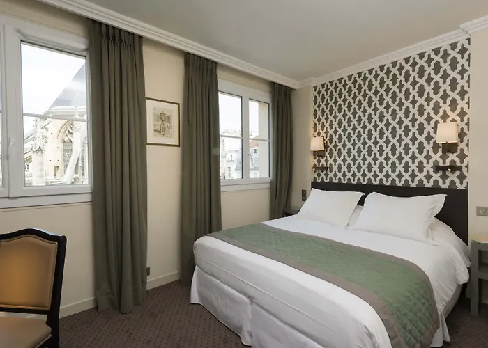 Pet friendly Hotel Henri IV Rive Gauche Paris