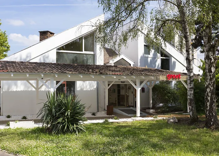 Villeneuve-la-Garenne Hotels