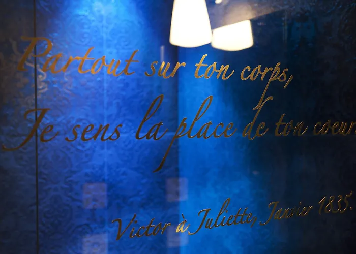 Les Plumes Hotel Paris