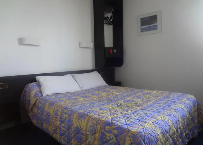 Rev'Hotel Coignières