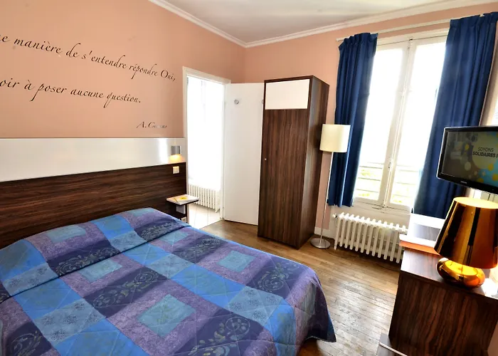 LOGIS Hôtel&Restaurant - Les Bords de Seine La Roche-Guyon
