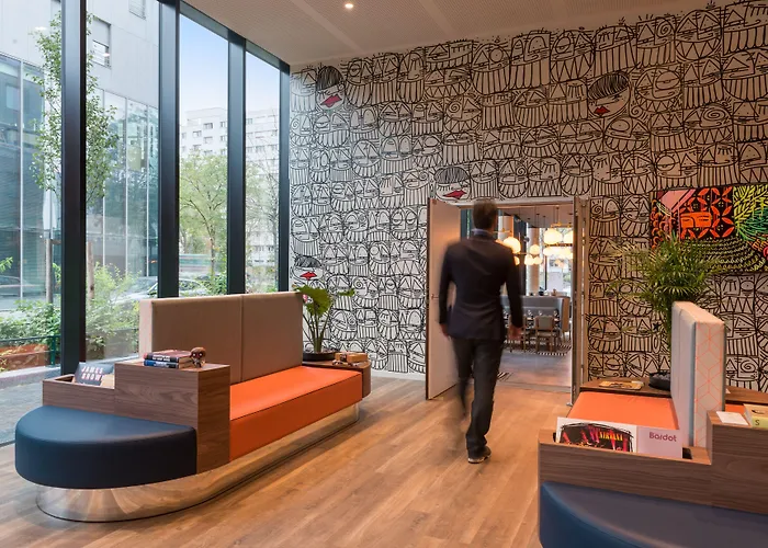 The Originals Boutique, Hotel Maison Montmartre Paris Les Puces