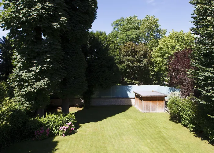 Pet friendly Villa Castoria Saint-Germain-en-Laye