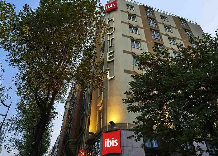 意大利第13巴黎大道宜必思酒店