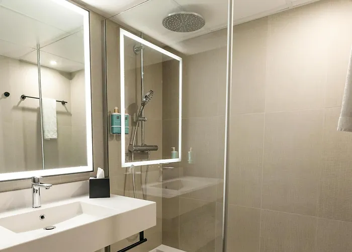 Novotel Paris Suresnes Longchamp