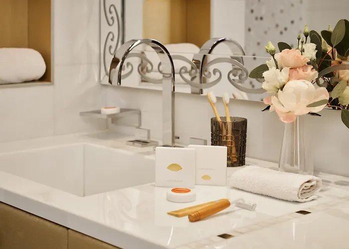 Paris Hotels for Romantic Getaway