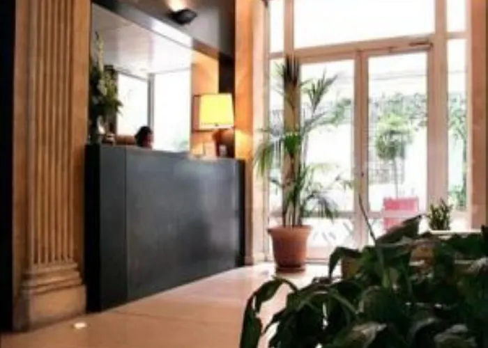 ホテル Pavillon Saint Augustin パリ