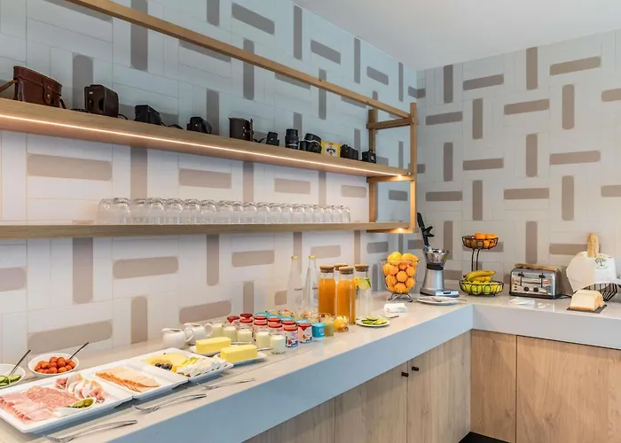 Boulogne-Billancourt 4 Star Hotels