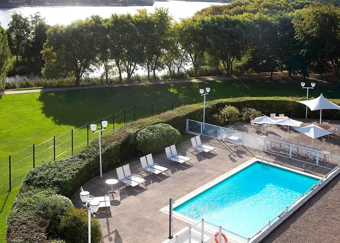 Creteil Hotels