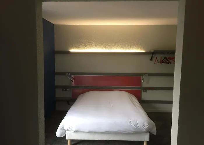 Kyriad Direct Trappes