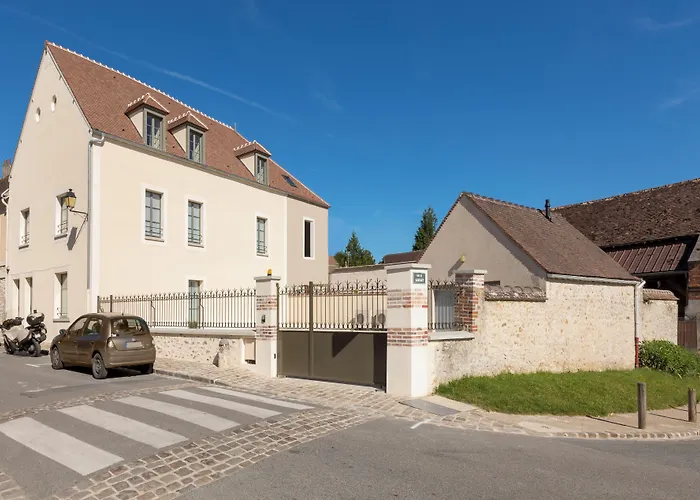 Residence The Originals Demeure des Remparts Provins