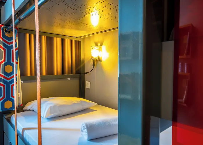 Paris hotels near Passage Brady
