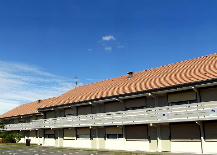 Chaumontel Hotels