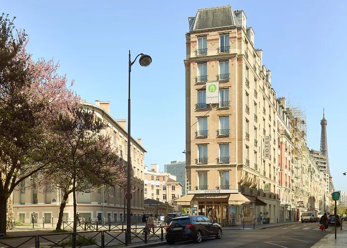 Campanile Prime - Paris 15 Tour Eiffel Hotel