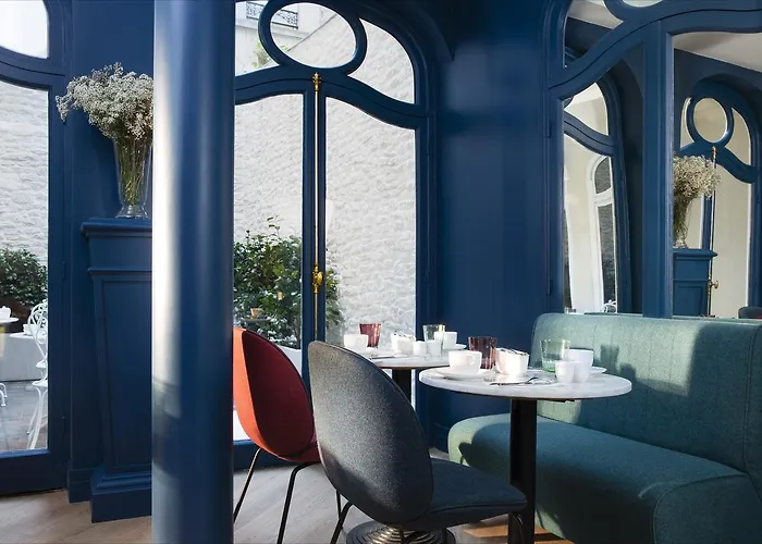 Hotel Celeste Batignolles Montmartre Parigi