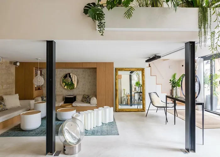 Veeve - The Botanical Island Villa Paris